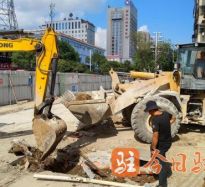 美女搞b高温下的坚守｜道路建设者用汗水铺就畅通路